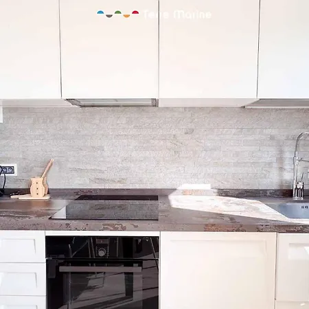 Stone For Life, Terre Marine Apartamento